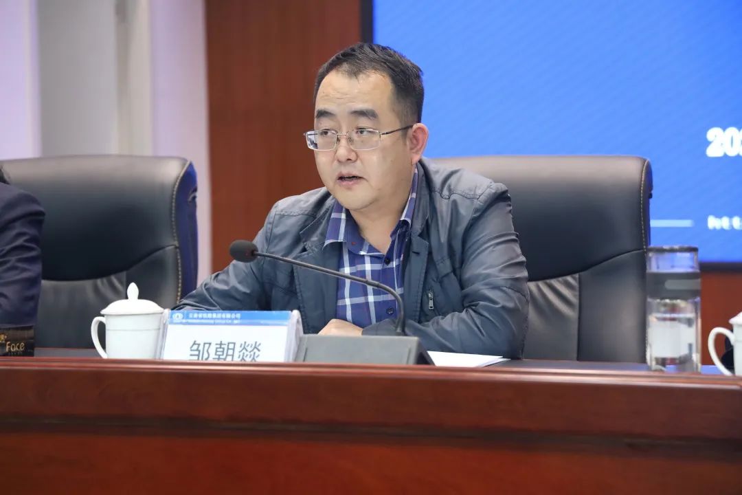 2022-10-11-公司召開干部大會宣布集團黨委決定 李元鴻任公司黨委副書記、副董事長、總經(jīng)理，柳德勝任公司副總經(jīng)理1.jpg